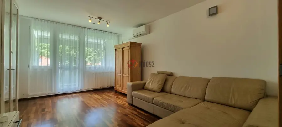 Albérlet, kiadó panellakás, Paks