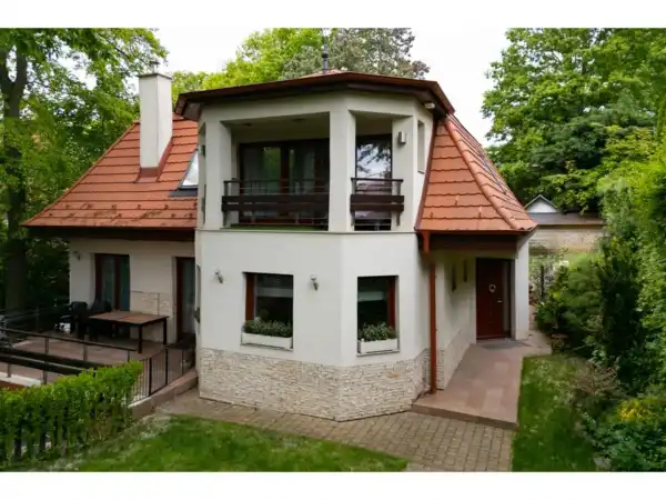 Kiadó családi ház, Budapest, II. kerület 7 szoba 300 m² 1.37 M Ft/hó