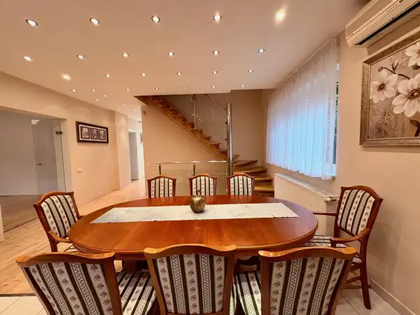 Kiadó családi ház, Budapest, XI. kerület 5 szoba 300 m² 975 E Ft/hó