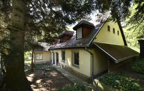 Kiadó családi ház, Budapest, XII. kerület 8+6 szoba 237 m² 750 E Ft/hó