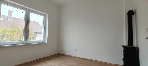 Kiadó családi ház, Kerekharaszt 3 szoba 120 m² 250 E Ft/hó