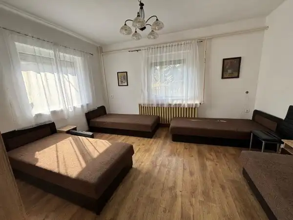 Kiadó családi ház, Komárom 5 szoba 200 m² 900 E Ft/hó