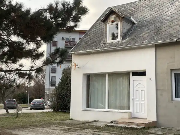 Kiadó házrész, Oroszlány 2+1 szoba 75 m² 120 E Ft/hó