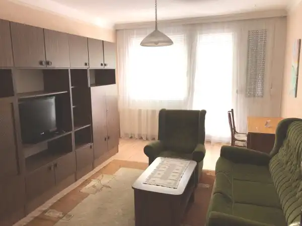 Kiadó panel lakás, Békéscsaba 3 szoba 58 m² 100 E Ft/hó