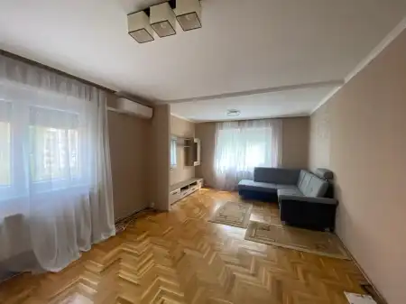 kiadó panel lakás, Békéscsaba
