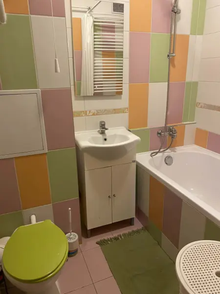 Kiadó panel lakás, Budapest, III. kerület 2 szoba 55 m² 255 E Ft/hó