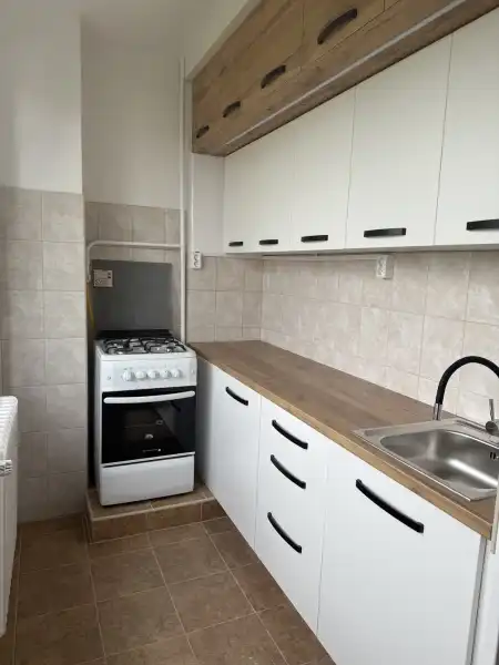 Kiadó panel lakás, Dunaújváros 2 szoba 53 m² 140 E Ft/hó
