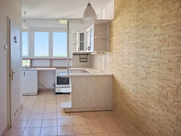 Kiadó panel lakás, Paks 2+1 szoba 65 m² 150 E Ft/hó