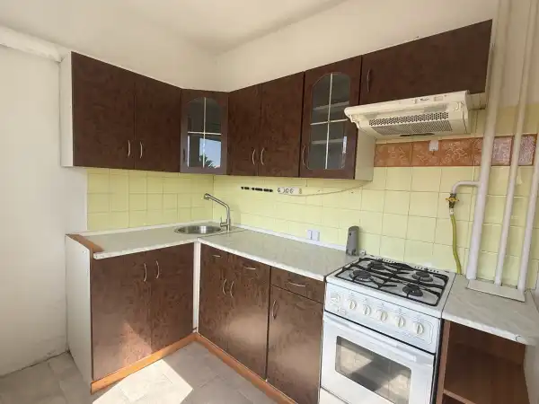 Kiadó panel lakás, Székesfehérvár 3 szoba 62 m² 180 E Ft/hó