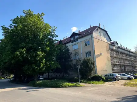Kiadó panel lakás, Tata 2+1 szoba 64 m² 195 E Ft/hó