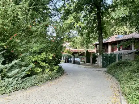 kiadó sorház, Fót