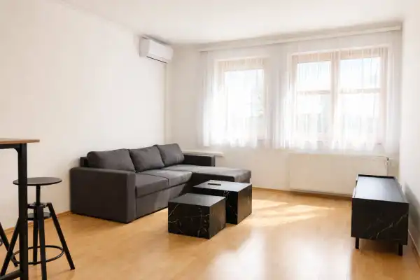 Kiadó tégla lakás, Békéscsaba 2 szoba 48 m² 160 E Ft/hó