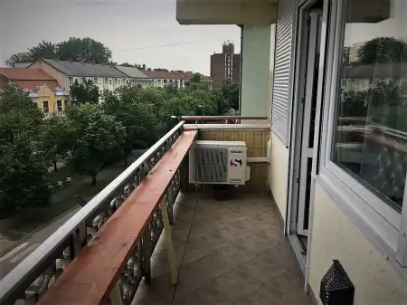 kiadó tégla lakás, Békéscsaba