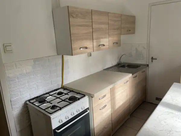 Kiadó tégla lakás, Békéscsaba 1 szoba 39 m² 75 E Ft/hó