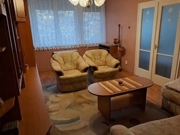 Kiadó tégla lakás, Békéscsaba 2+1 szoba 60 m² 130 E Ft/hó