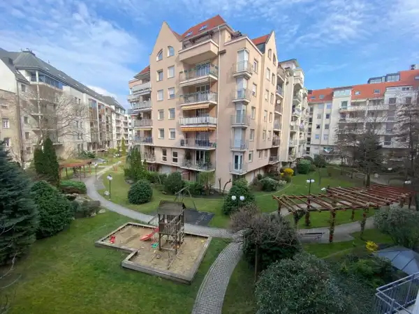 Kiadó tégla lakás, Budapest, I. kerület 3 szoba 96 m² 450 E Ft/hó