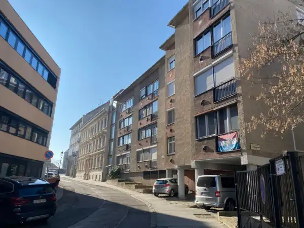 Kiadó tégla lakás, Budapest, I. kerület 2 szoba 55 m² 210 E Ft/hó