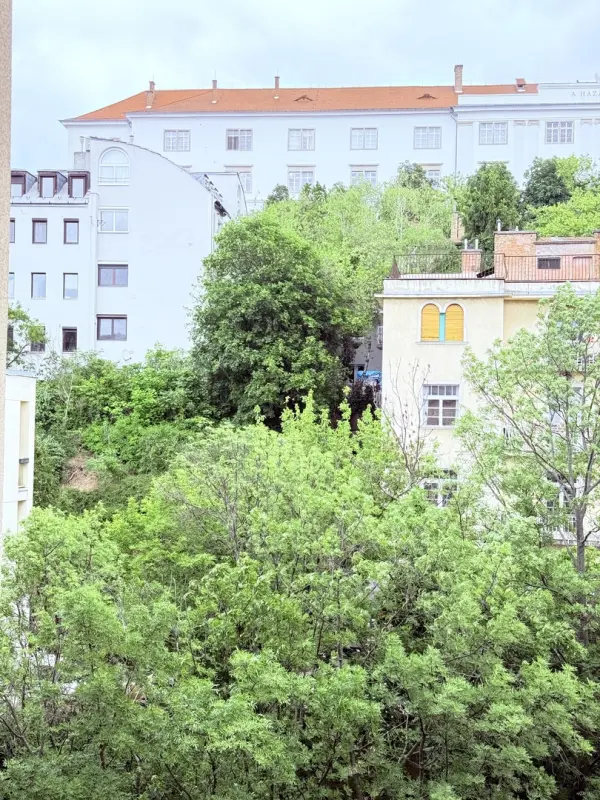 Kiadó tégla lakás, Budapest, I. kerület 1+1 szoba 34 m² 240 E Ft/hó