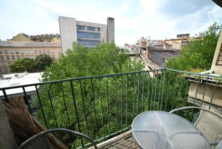 Kiadó tégla lakás, Budapest, II. kerület 2+1 szoba 78 m² 350 E Ft/hó