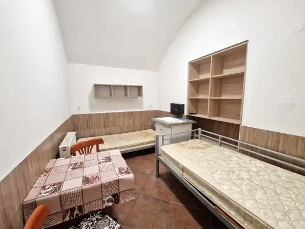 Kiadó tégla lakás, Budapest, IX. kerület 10 szoba 210 m² 480 E Ft/hó
