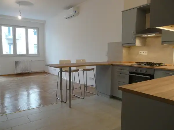 Kiadó tégla lakás, Budapest, V. kerület 2+2 szoba 87 m² 427 E Ft/hó