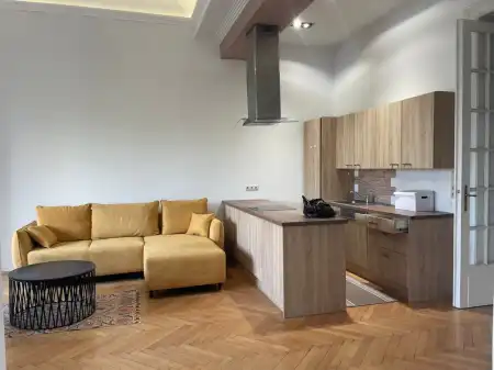 Kiadó tégla lakás, Budapest, V. kerület 3 szoba 90 m² 474 E Ft/hó