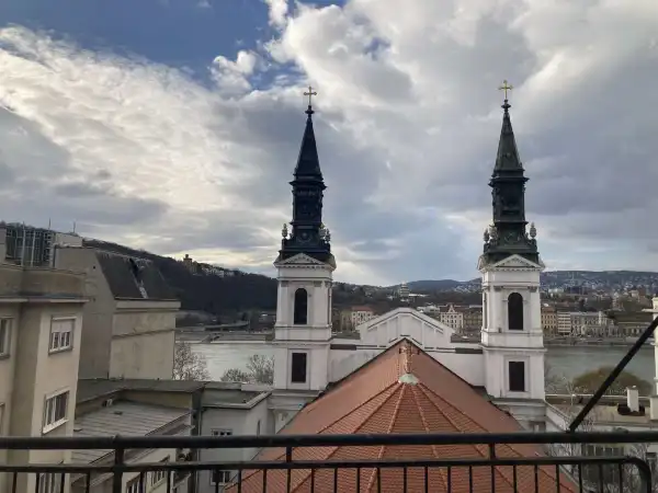 Kiadó tégla lakás, Budapest, V. kerület 2 szoba 56 m² 300 E Ft/hó