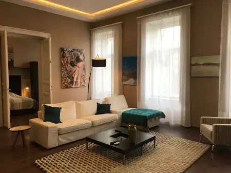 Kiadó tégla lakás, Budapest, VI. kerület 3 szoba 130 m² 673 E Ft/hó