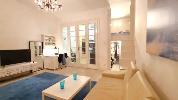 Kiadó tégla lakás, Budapest, VI. kerület 1 szoba 41 m² 295 E Ft/hó