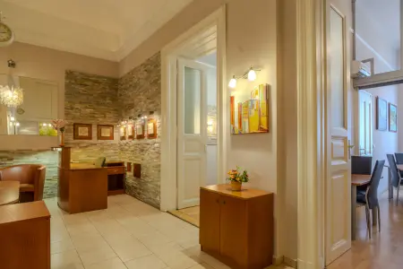 Kiadó tégla lakás, Budapest, VI. kerület 2+2 szoba 82 m² 450 E Ft/hó