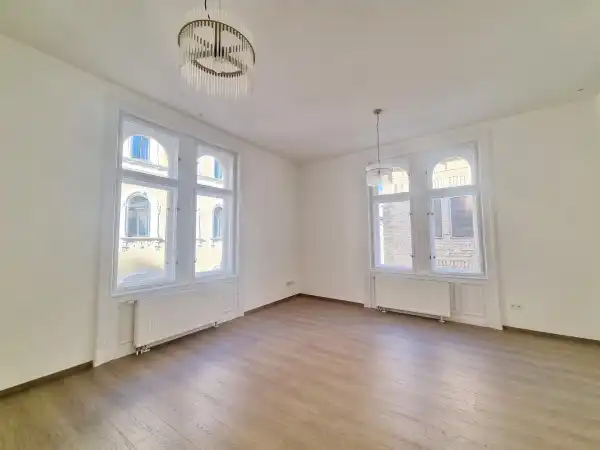 Kiadó tégla lakás, Budapest, VI. kerület 2 szoba 73 m² 320 E Ft/hó