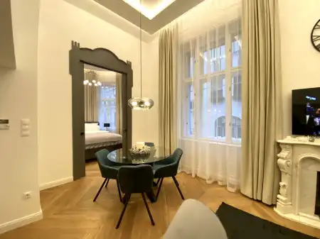 Kiadó tégla lakás, Budapest, VI. kerület 3 szoba 80 m² 763 E Ft/hó