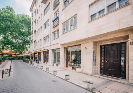 Kiadó tégla lakás, Budapest, VI. kerület 3 szoba 80 m² 501 E Ft/hó