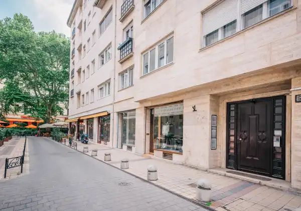 Kiadó tégla lakás, Budapest, VI. kerület 3 szoba 80 m² 501 E Ft/hó