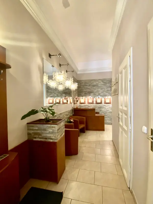 Kiadó tégla lakás, Budapest, VI. kerület 2+2 szoba 81 m² 450 E Ft/hó