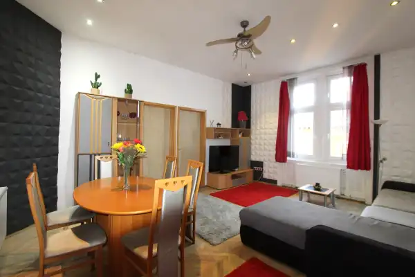 Kiadó tégla lakás, Budapest, VII. kerület 3 szoba 80 m² 380 E Ft/hó