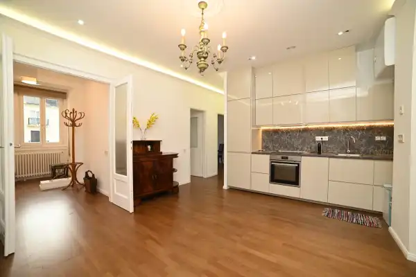 Kiadó tégla lakás, Budapest, VII. kerület 4 szoba 95 m² 727 E Ft/hó