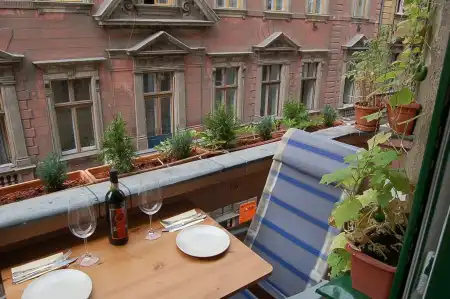 Kiadó tégla lakás, Budapest, VIII. kerület 3 szoba 74 m² 320 E Ft/hó