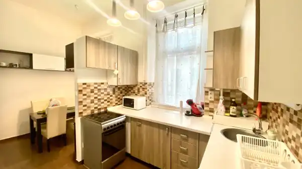 Kiadó tégla lakás, Budapest, VIII. kerület 2 szoba 67 m² 250 E Ft/hó