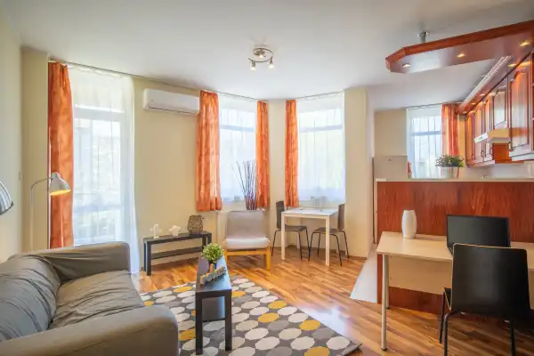 Kiadó tégla lakás, Budapest, VIII. kerület 2 szoba 41 m² 250 E Ft/hó
