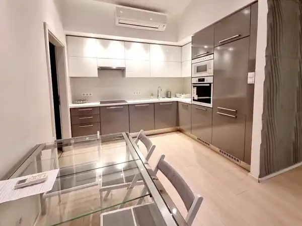 Kiadó tégla lakás, Budapest, VIII. kerület 4 szoba 98 m² 450 E Ft/hó