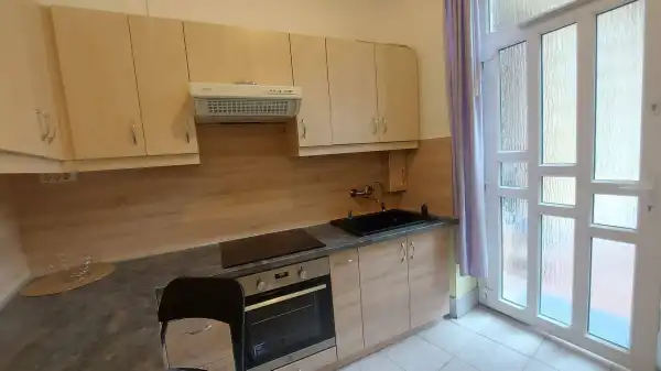 Kiadó tégla lakás, Budapest, VIII. kerület 1 szoba 32 m² 180 E Ft/hó