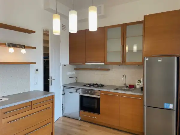 Kiadó tégla lakás, Budapest, XII. kerület 3 szoba 96 m² 500 E Ft/hó