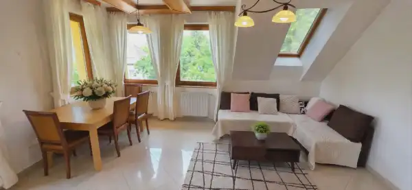 Kiadó tégla lakás, Budapest, XV. kerület 2 szoba 53 m² 180 E Ft/hó