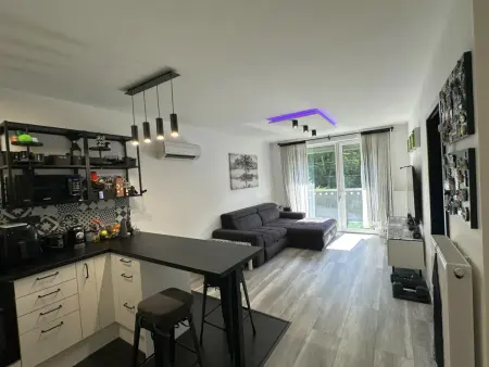 Kiadó tégla lakás, Budapest, XVI. kerület 2 szoba 43 m² 300 E Ft/hó