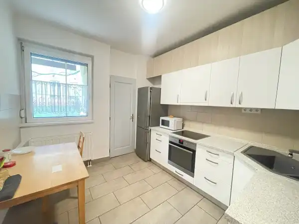 Kiadó tégla lakás, Eger 3 szoba 77 m² 150 E Ft/hó