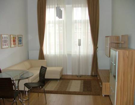 kiadó tégla lakás, Győr