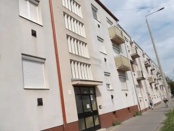 Kiadó tégla lakás, Hajdúböszörmény 1 szoba 36 m² 130 E Ft/hó