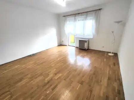 kiadó tégla lakás, Mohács