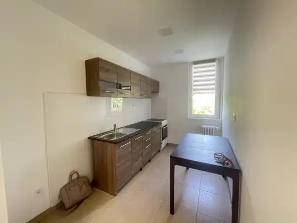 Kiadó tégla lakás, Oroszlány 2 szoba 50 m² 145 E Ft/hó